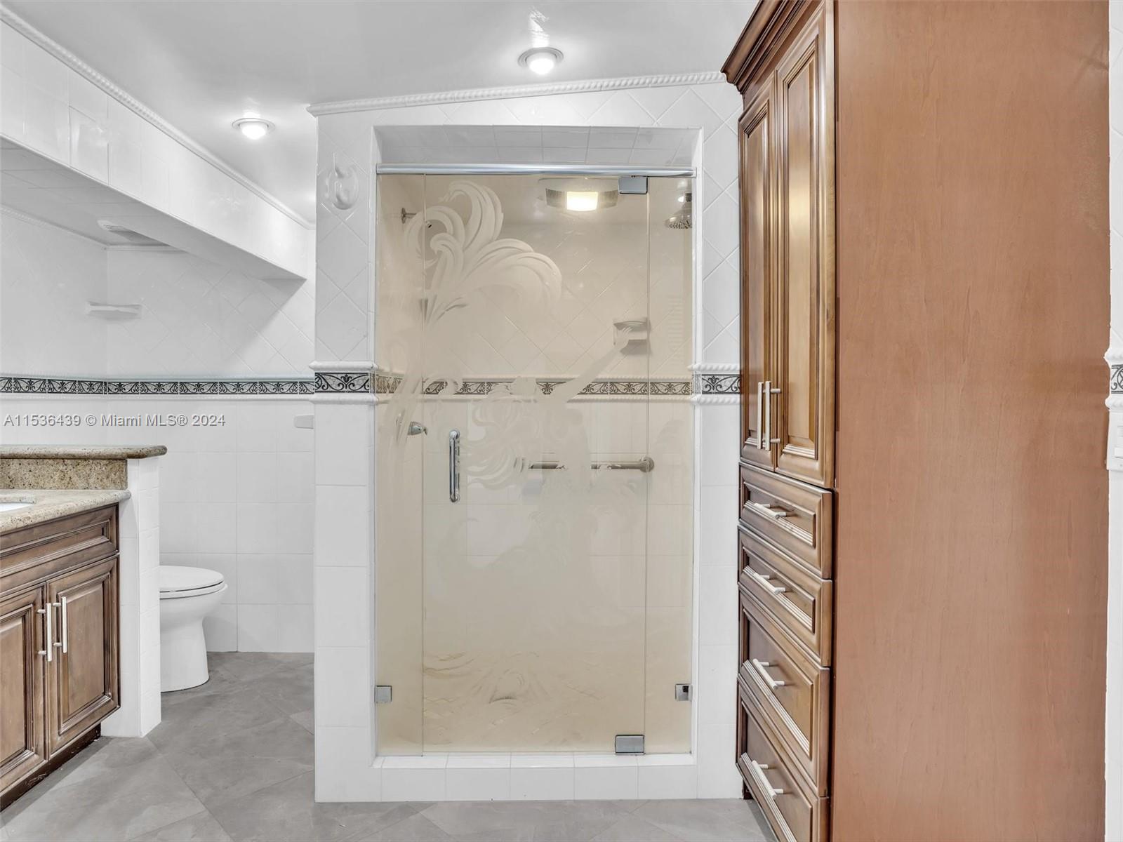 VENETIAN SEC KEYSTONE POI - Residential