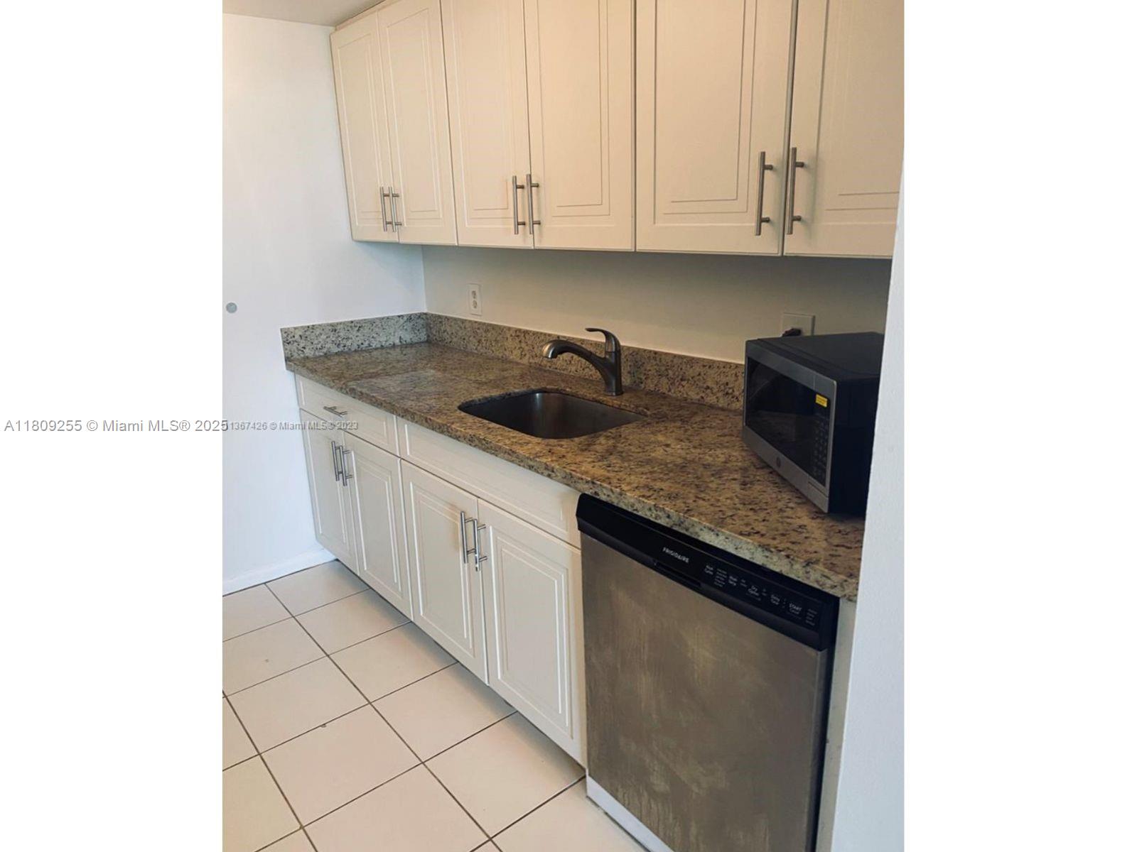 2350 NE 135th St 812