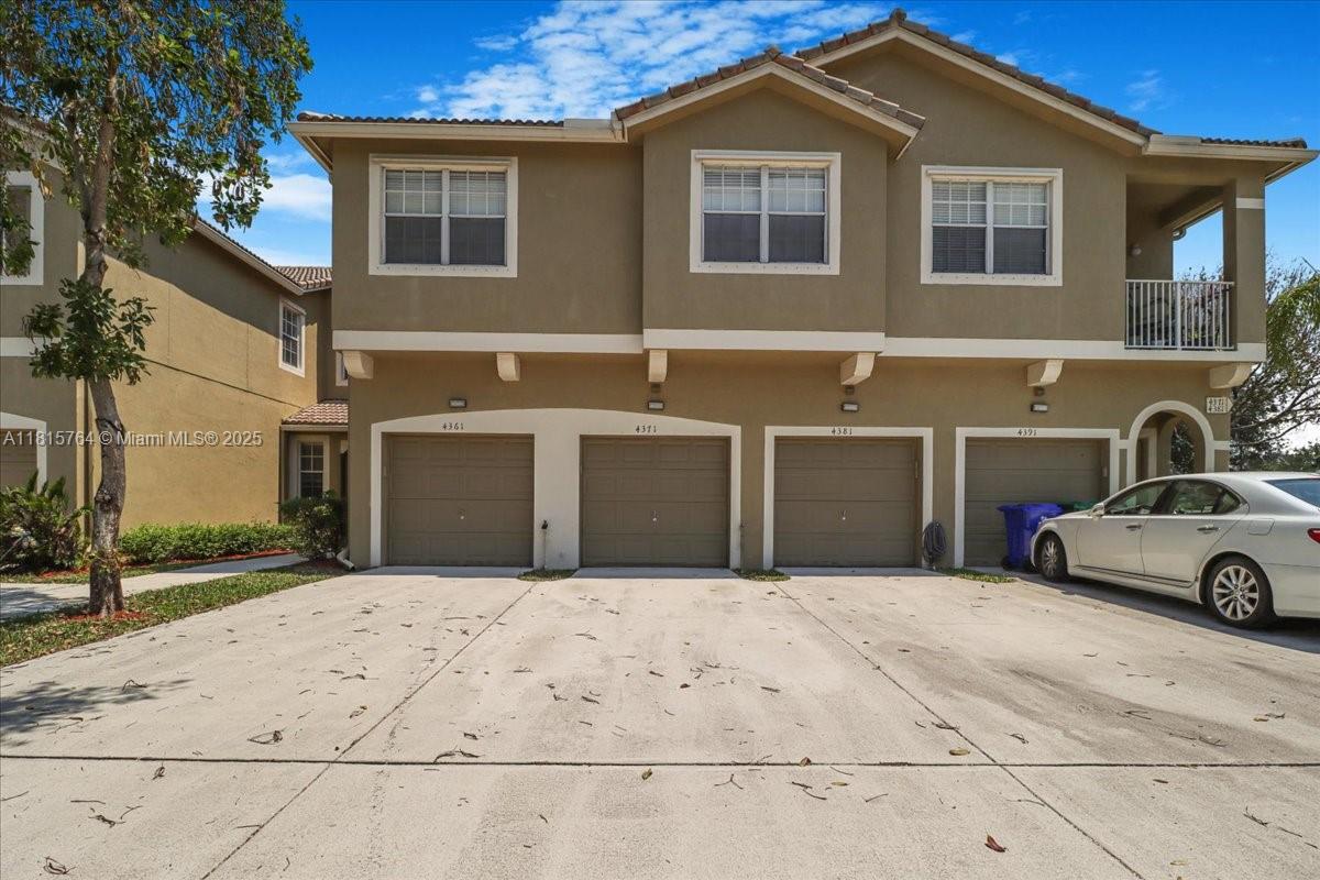 Rental Property at 4371 Sw 131st Ln 3204, Miramar, Broward County, Florida - Bedrooms: 3 
Bathrooms: 2  - $3,200 MO.