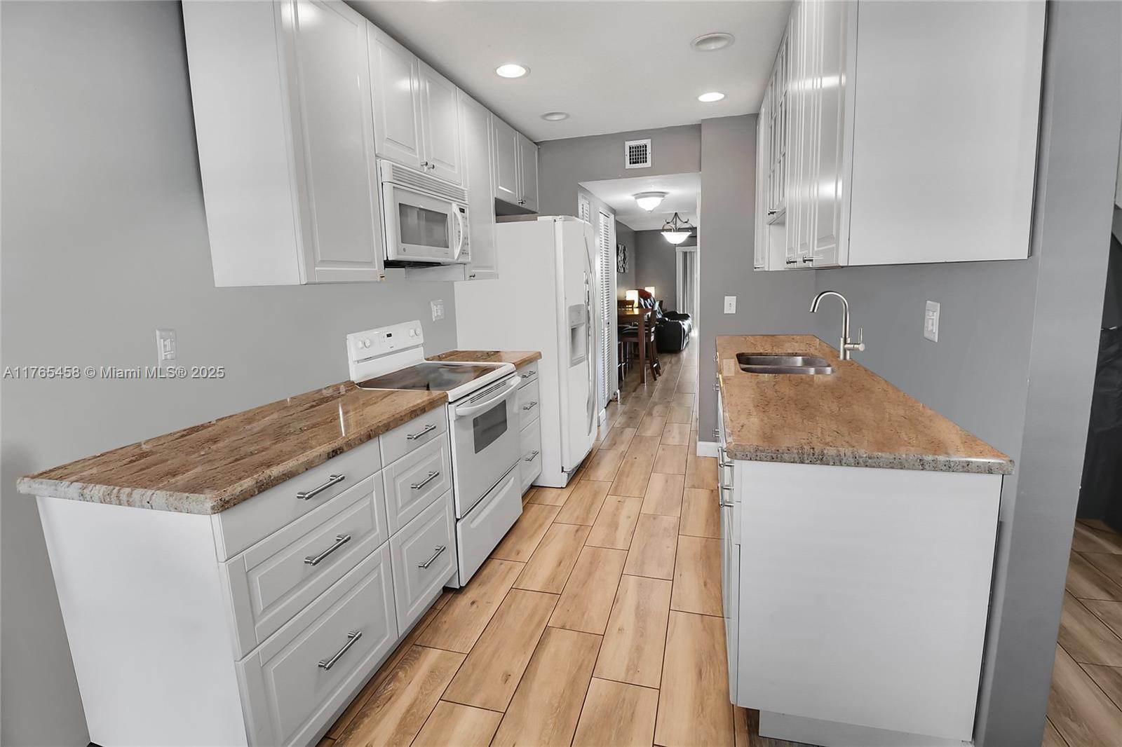 9891 Riverside Dr 11-19
