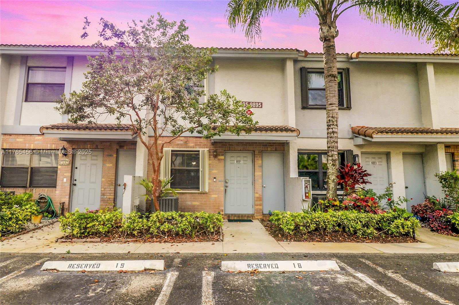 9891 Riverside Dr 11-19, Coral Springs, Broward County, Florida - 2 Bedrooms  
3 Bathrooms - 