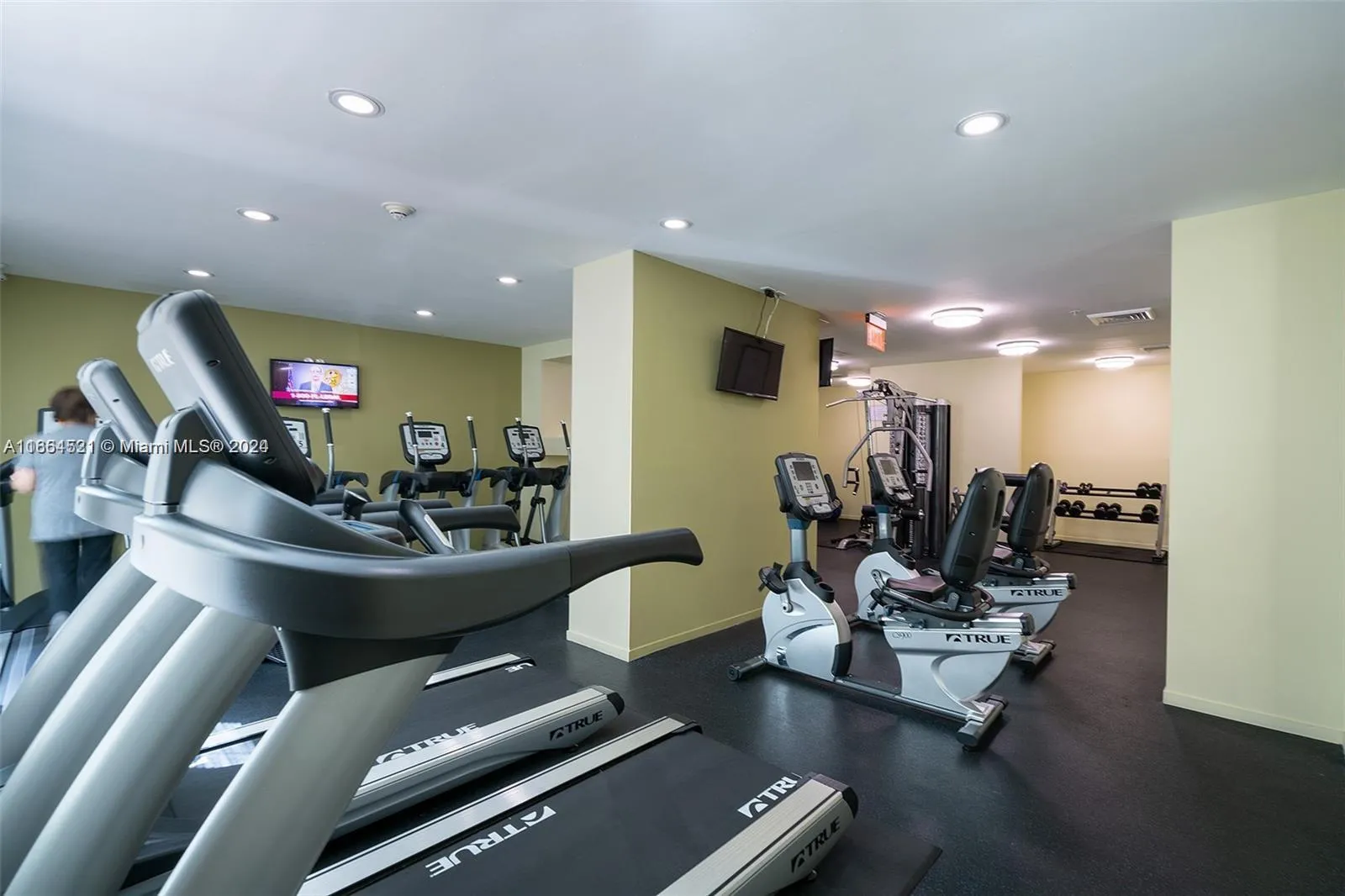 Miami, Florida 33156, United States, 1 Bedroom Bedrooms, ,1 BathroomBathrooms,Residential,Active,42468