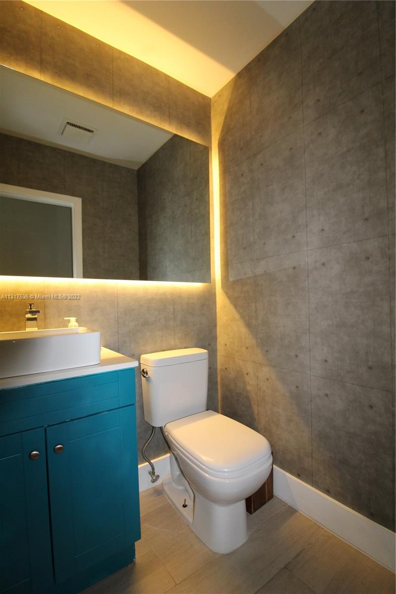 SEAGULL TOWNHOMES CONDO - Residential Lease