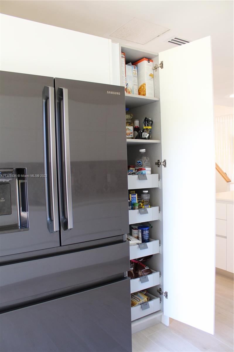 SEAGULL TOWNHOMES CONDO - Residential Lease