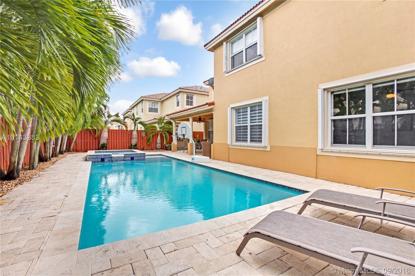 Kendall Breeze - Residential