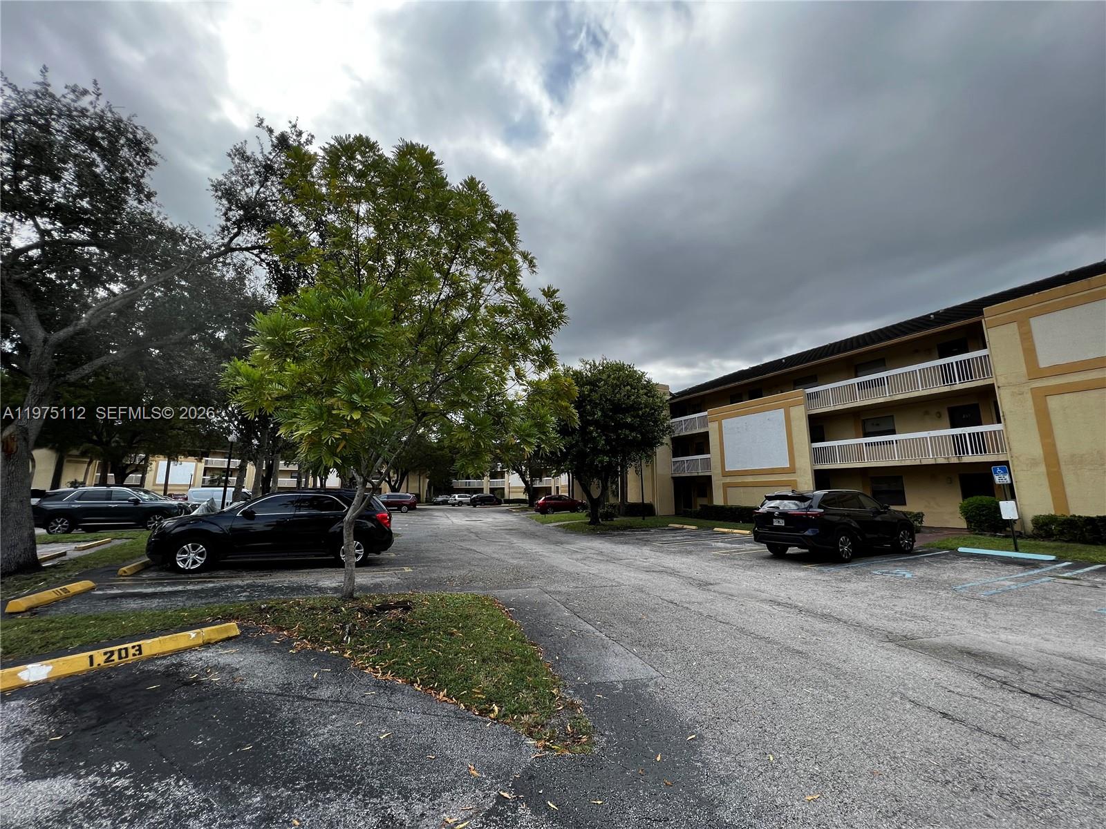 ISLAND CLUB AT CORAL SPRI - Residential Lease