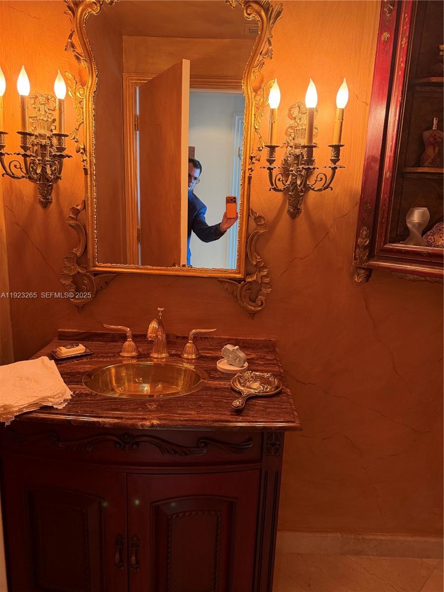 THE PALACE AT BAL HARBOUR - Residential