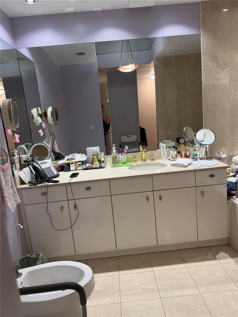 THE PALACE AT BAL HARBOUR - Residential