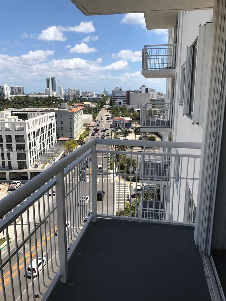 1688 West Ave 1005