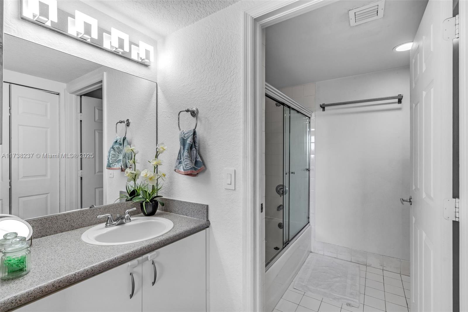 816 NW 11th St 607