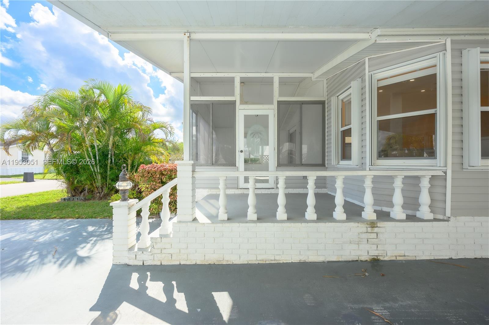 RAVENSWOOD ESTATES & MARI - Residential