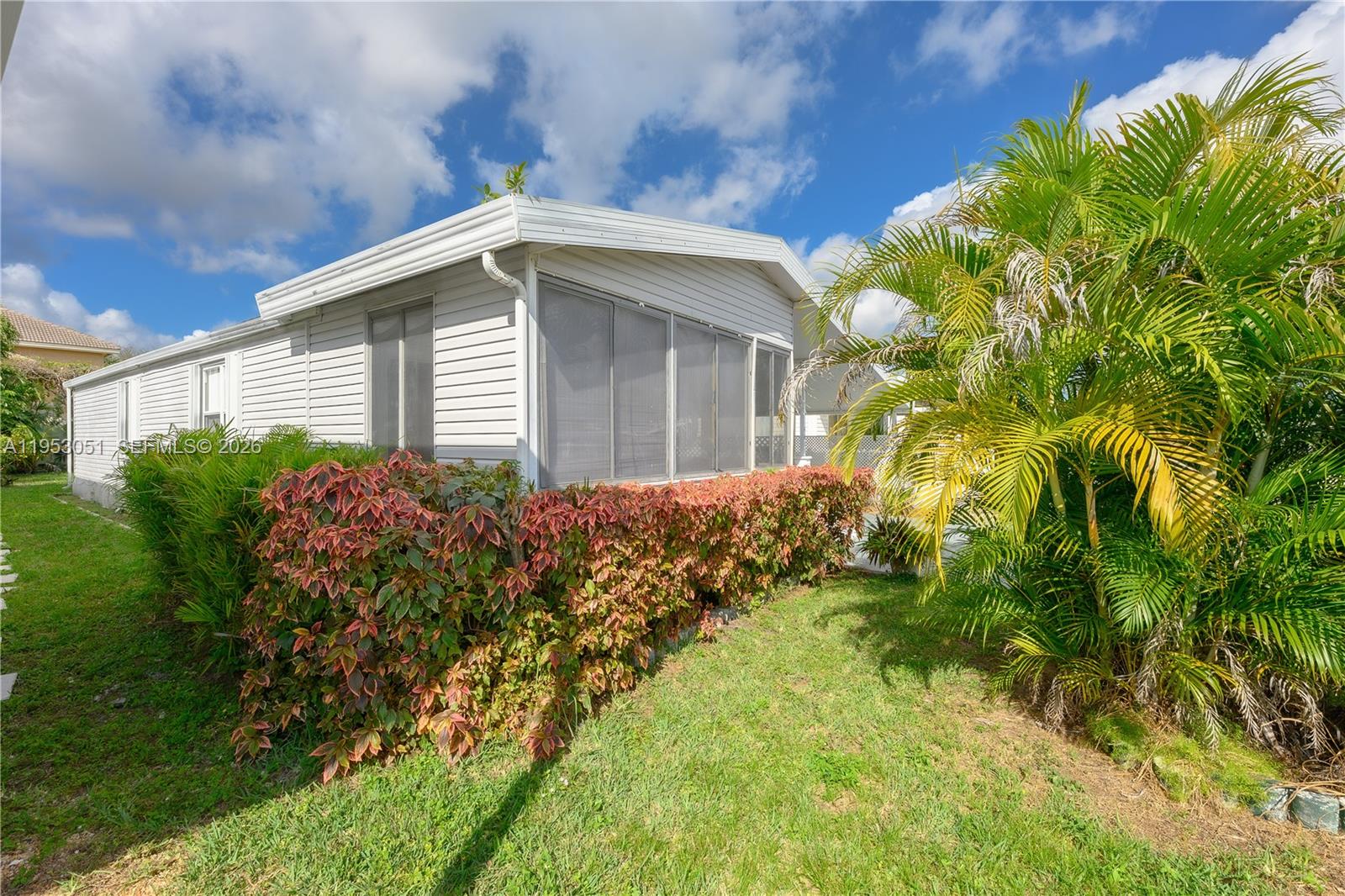 RAVENSWOOD ESTATES & MARI - Residential