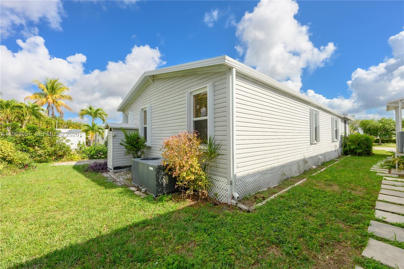 RAVENSWOOD ESTATES & MARI - Residential