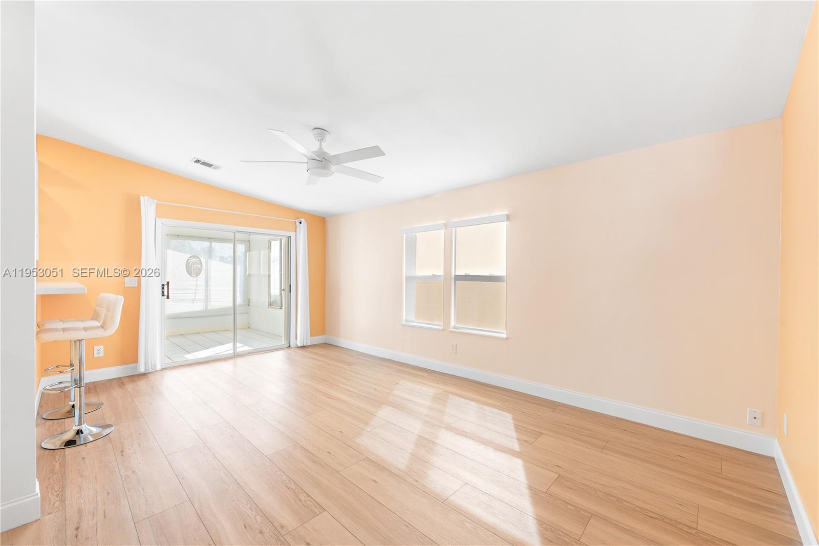 RAVENSWOOD ESTATES & MARI - Residential