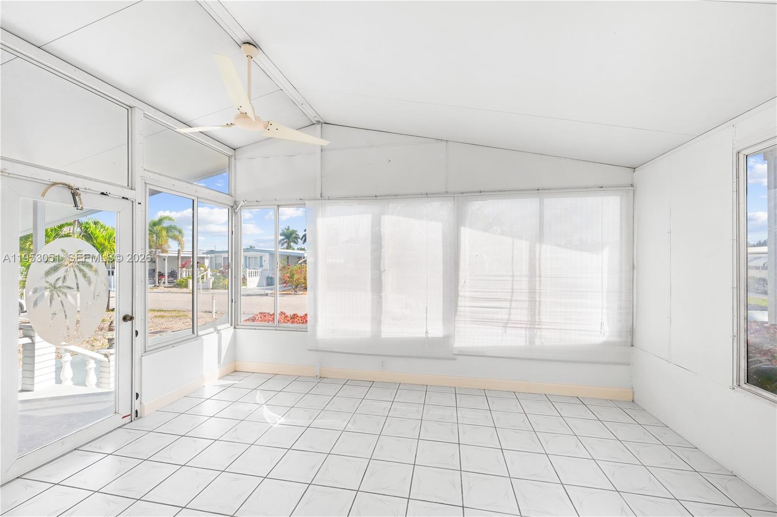 RAVENSWOOD ESTATES & MARI - Residential