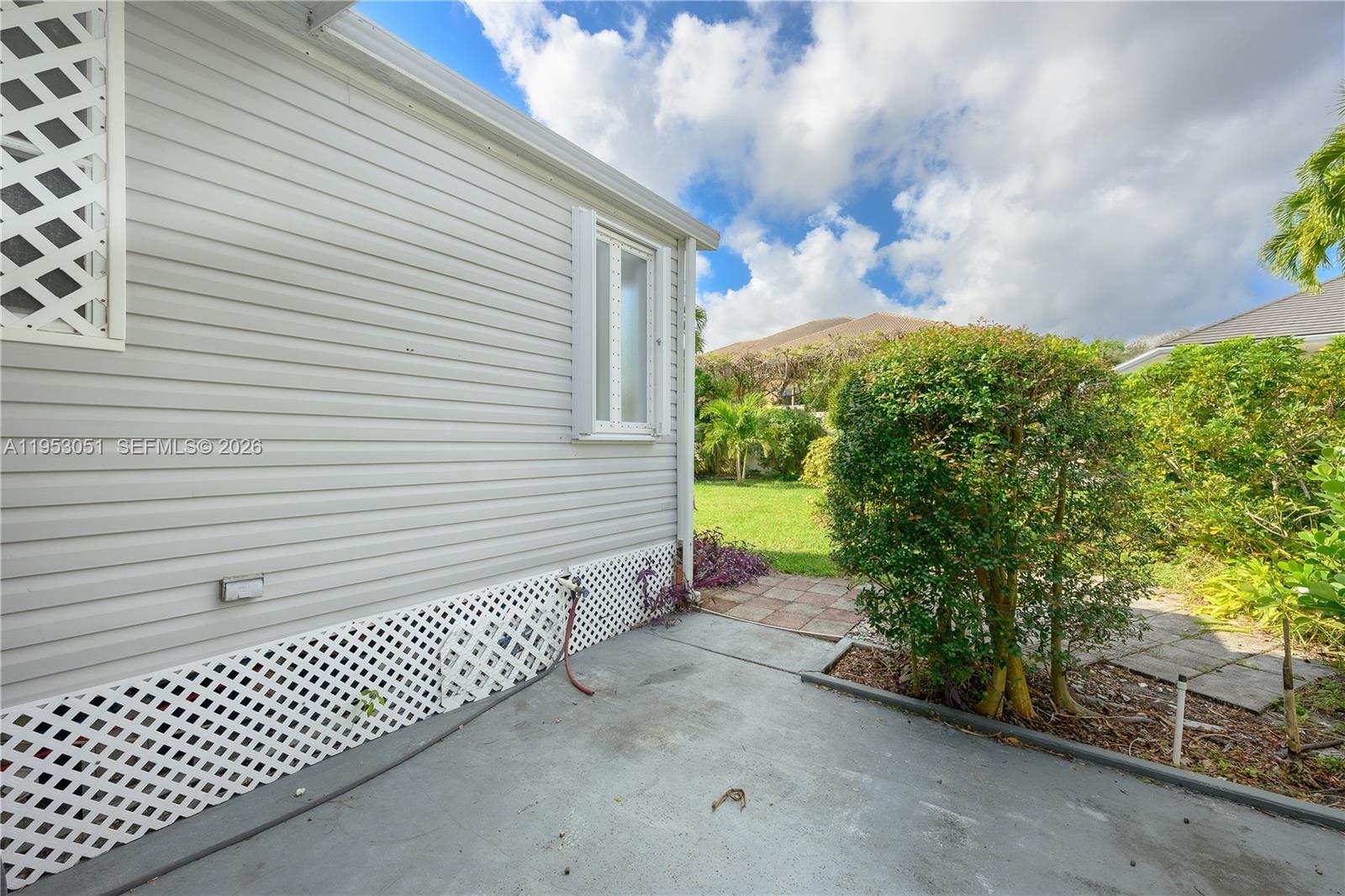 RAVENSWOOD ESTATES & MARI - Residential