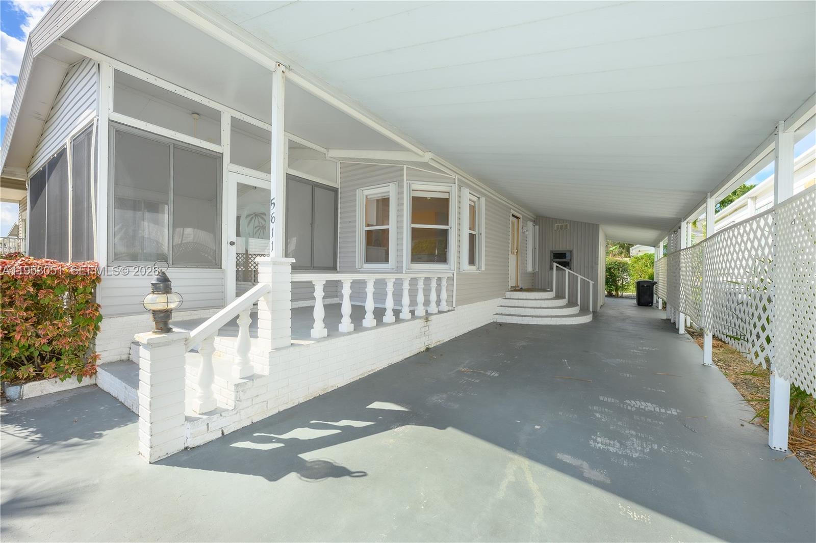 RAVENSWOOD ESTATES & MARI - Residential