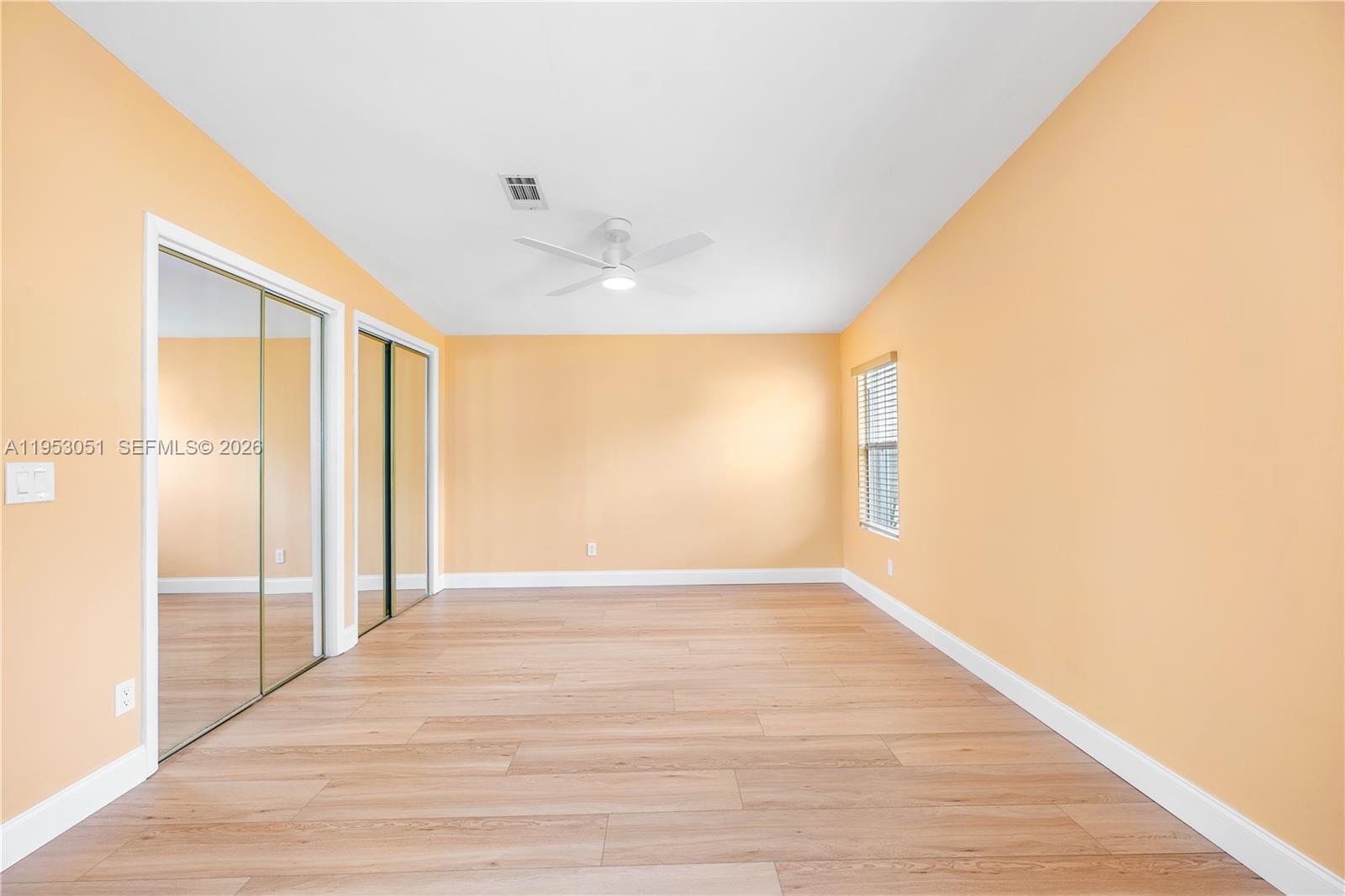 RAVENSWOOD ESTATES & MARI - Residential