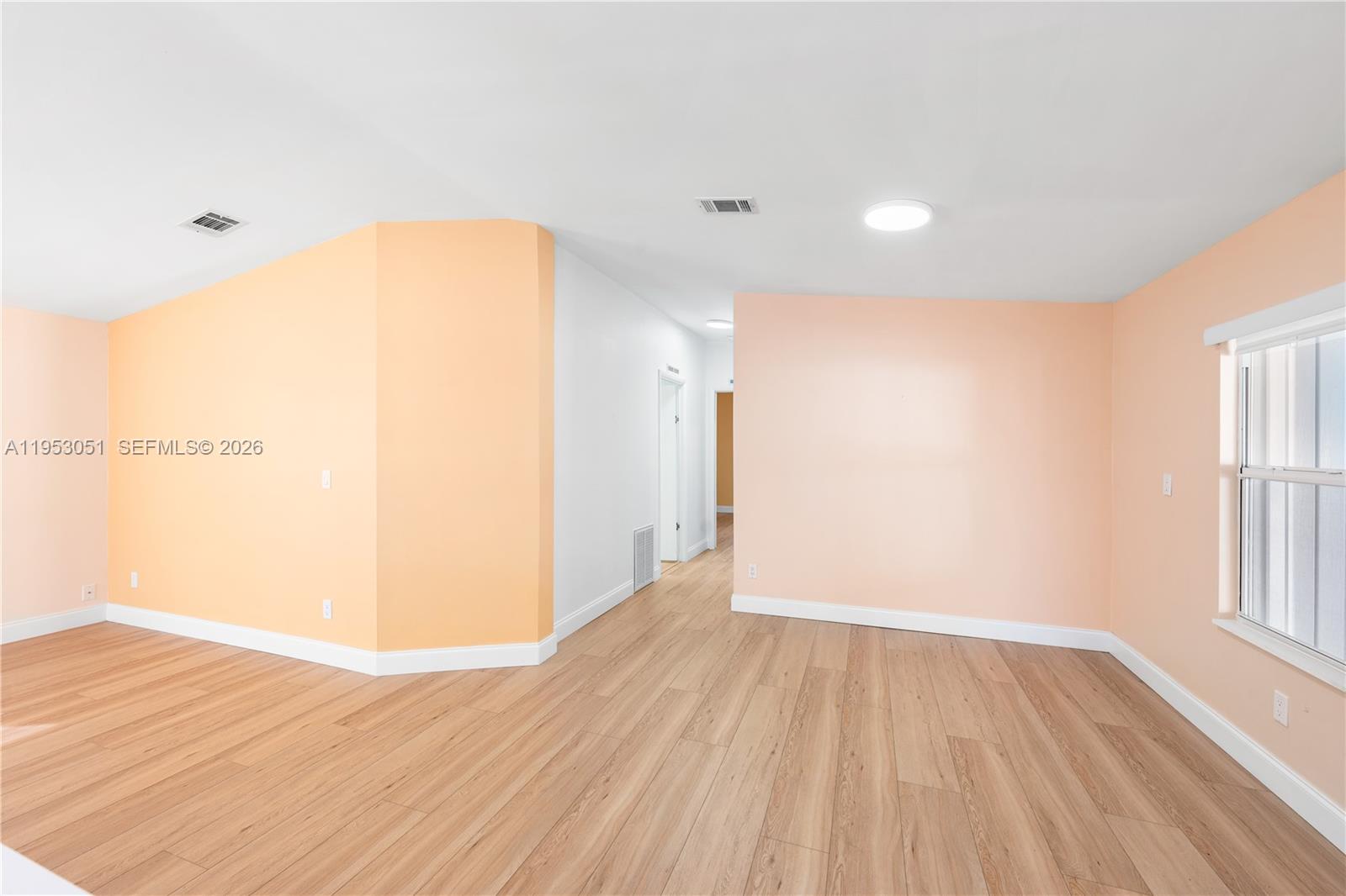 RAVENSWOOD ESTATES & MARI - Residential