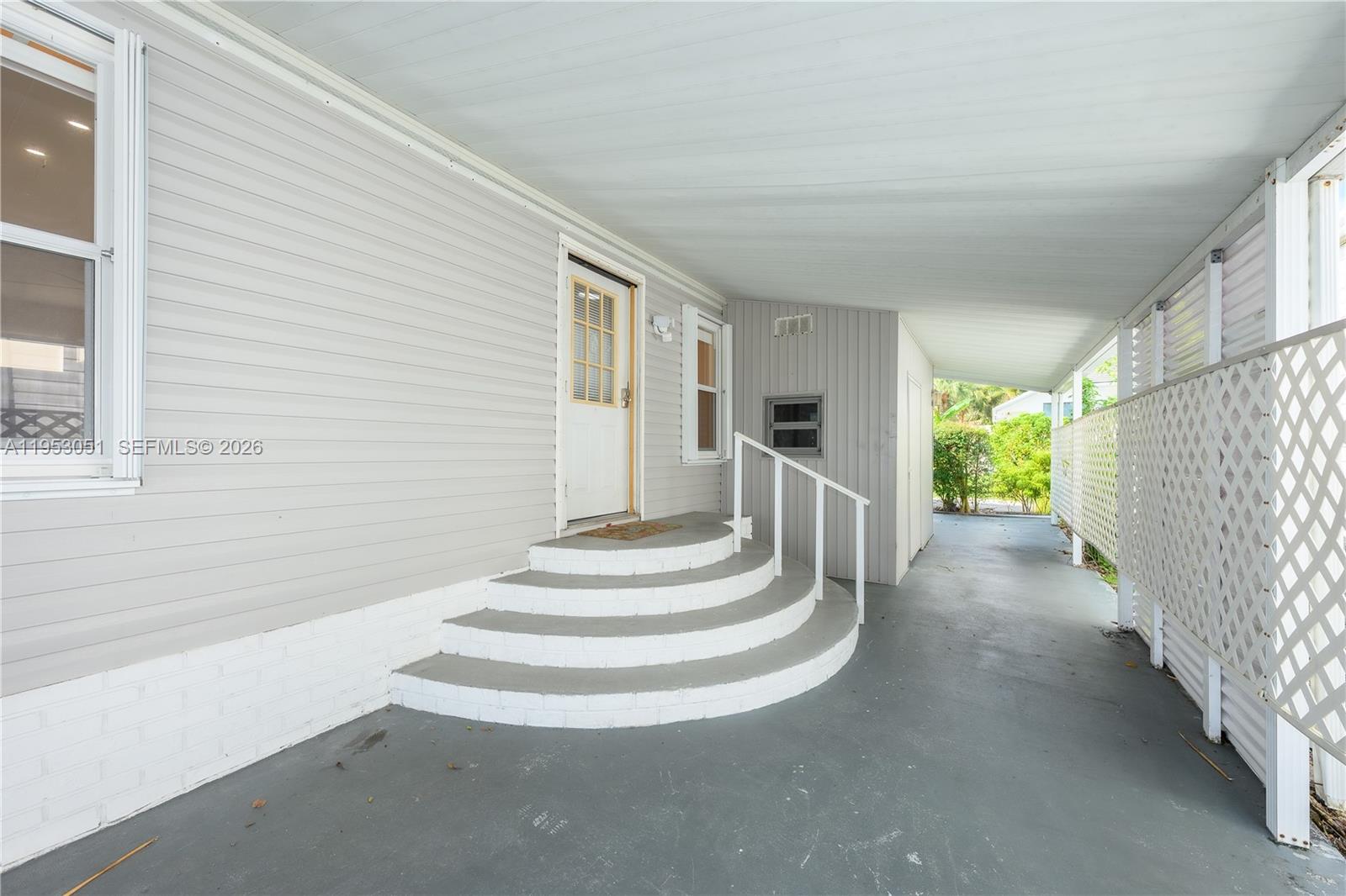 RAVENSWOOD ESTATES & MARI - Residential