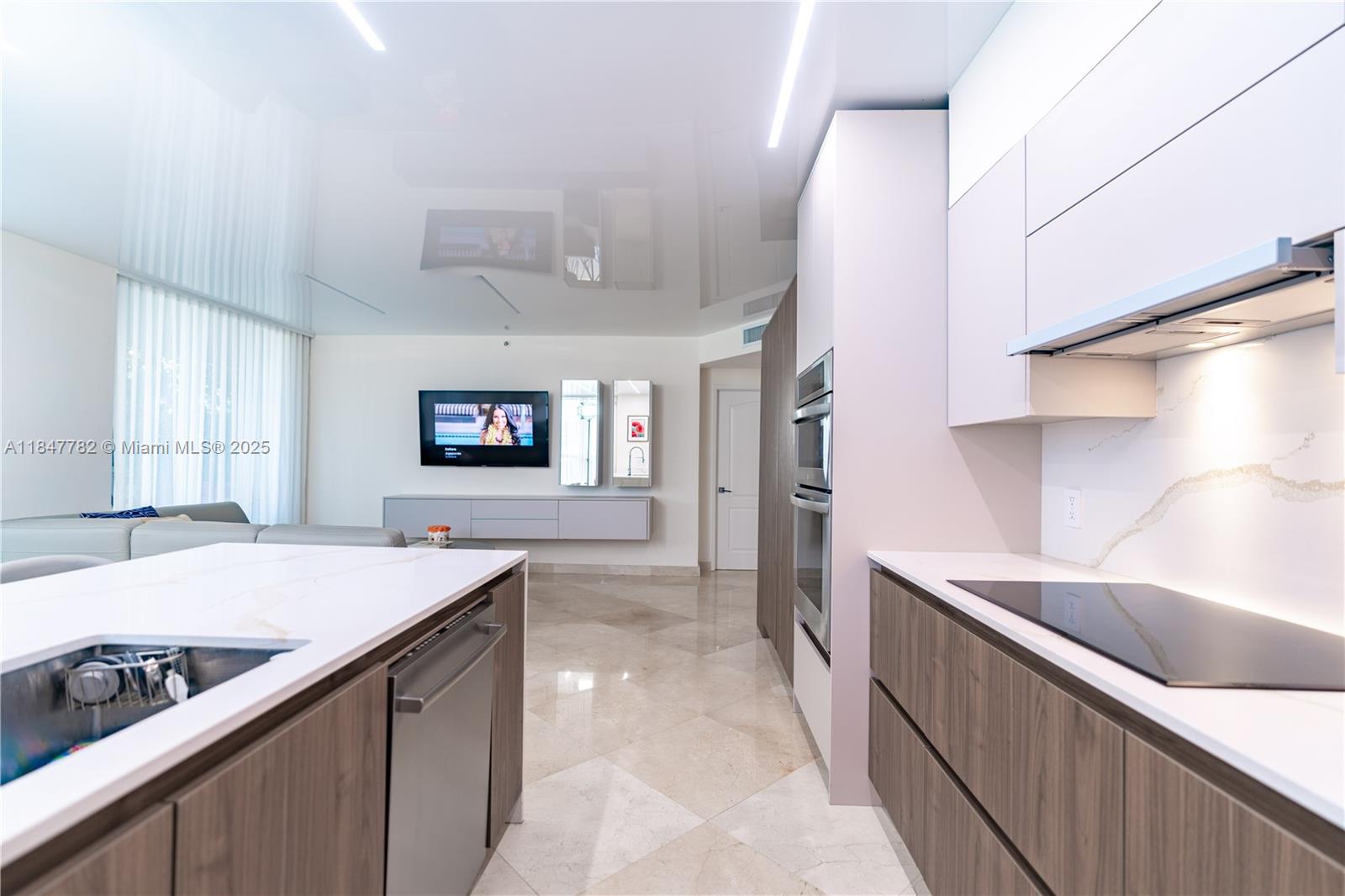 KING DAVID OF SUNNY ISLES - Residential Lease