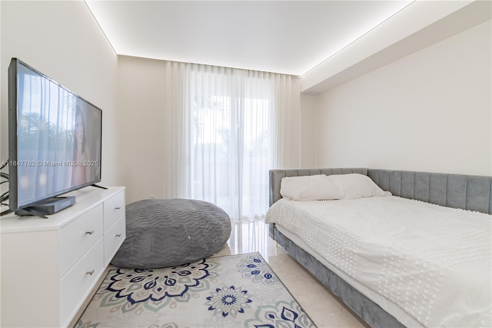 KING DAVID OF SUNNY ISLES - Residential Lease