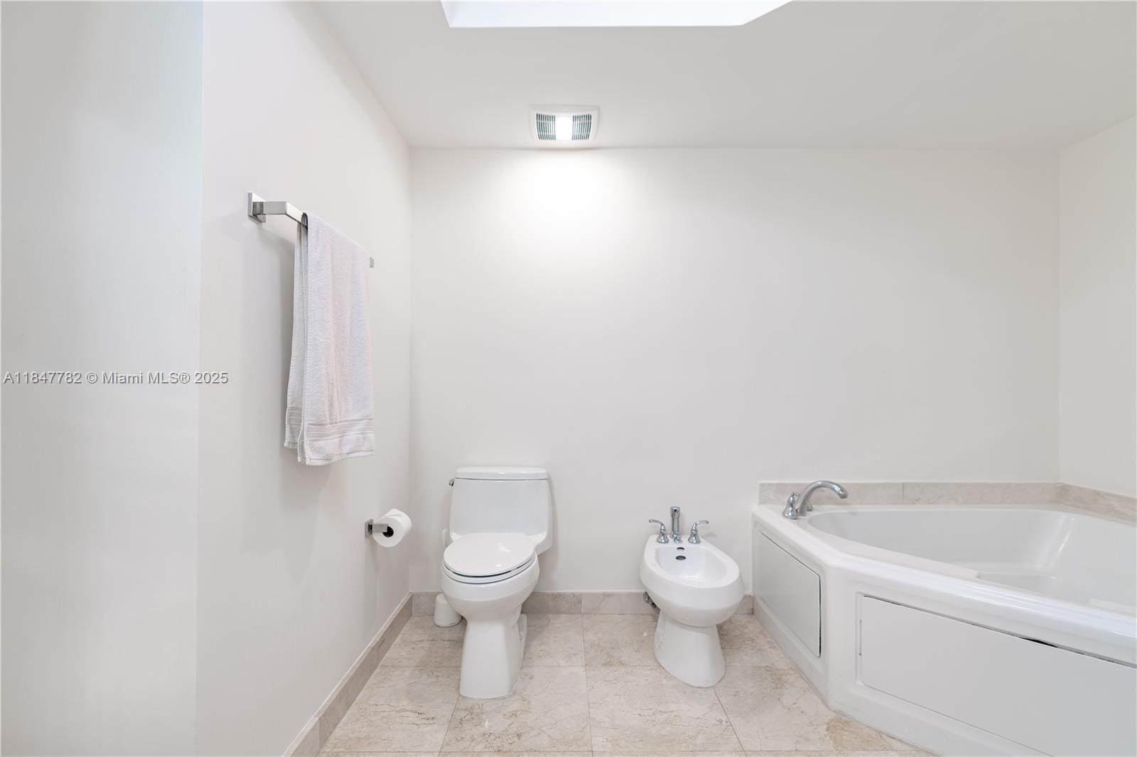 KING DAVID OF SUNNY ISLES - Residential Lease