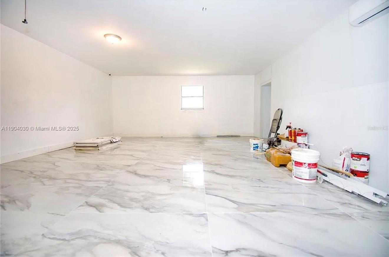 HALLAM COURT SUB PB 56 P - Residential