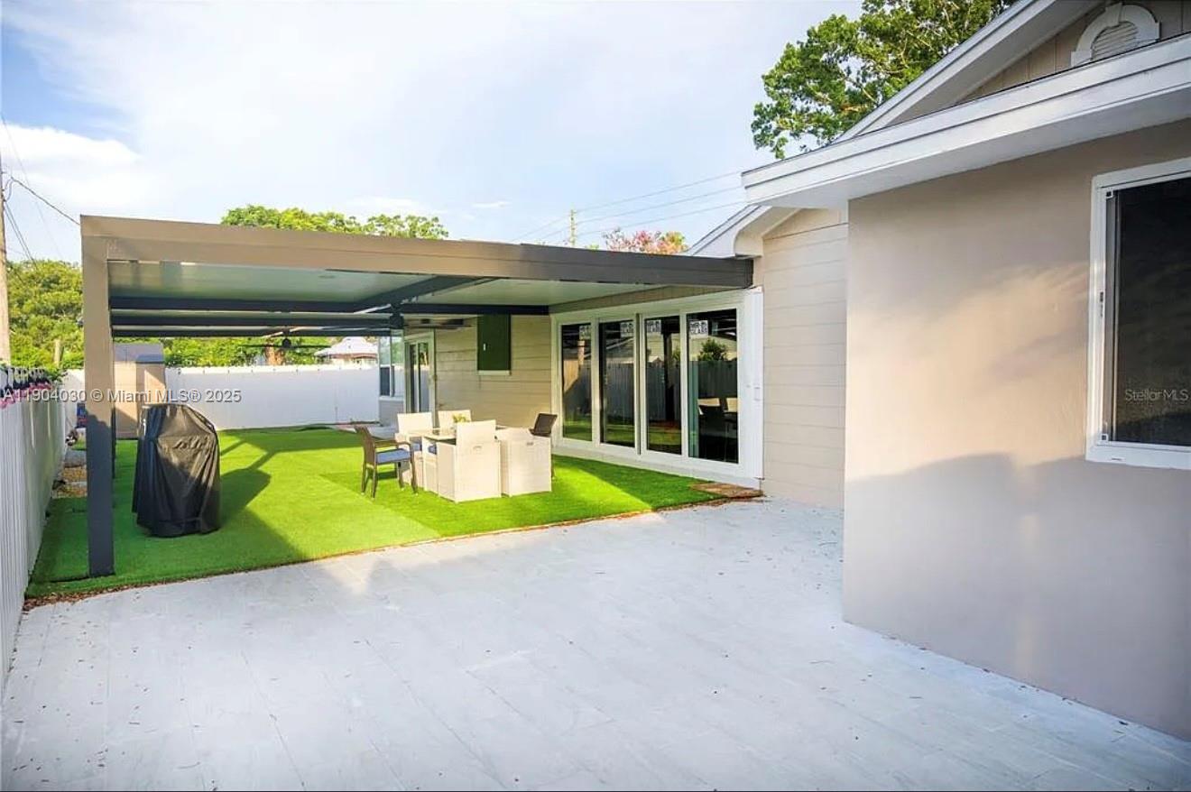 HALLAM COURT SUB PB 56 P - Residential