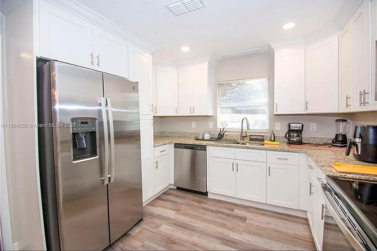 HALLAM COURT SUB PB 56 P - Residential