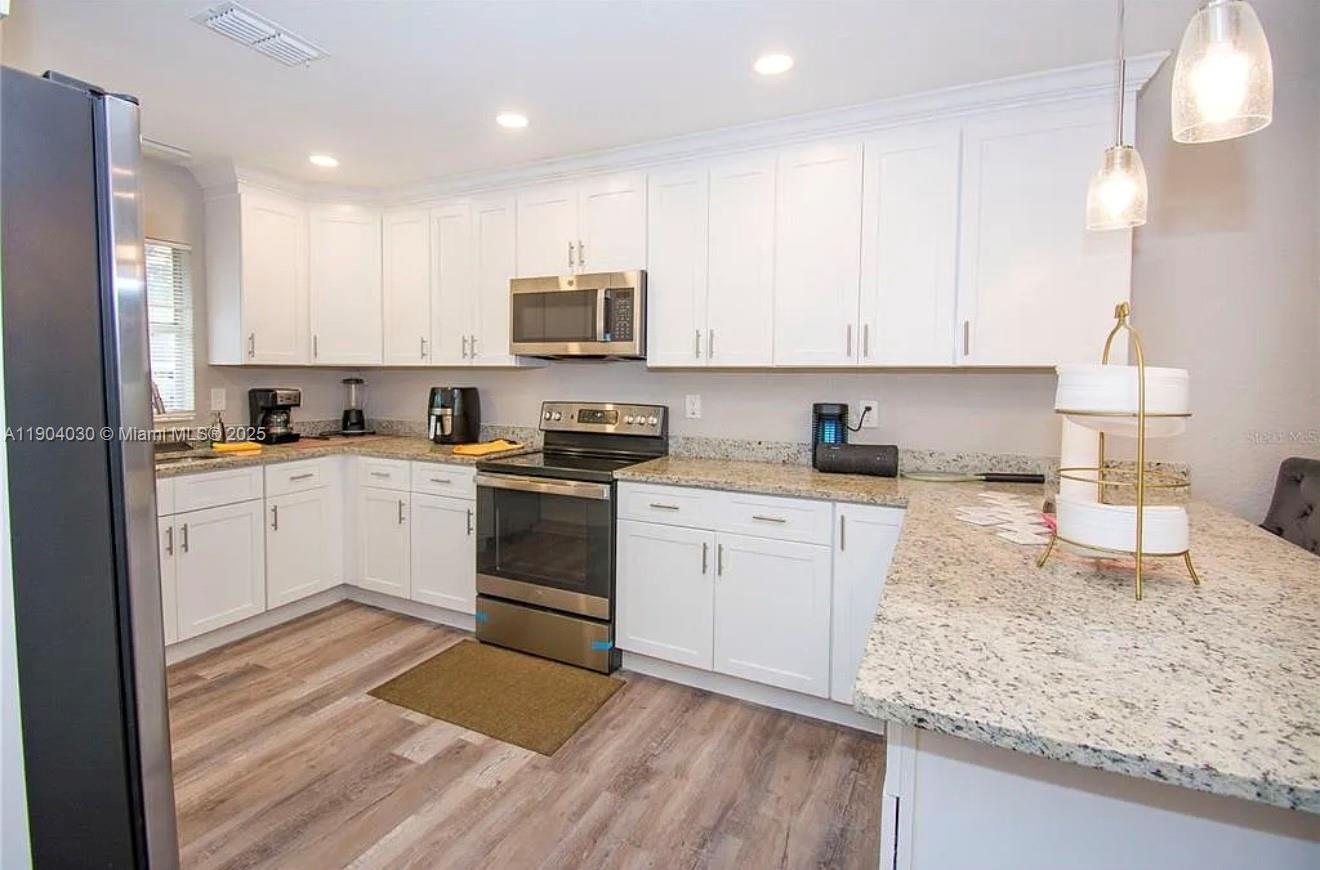 HALLAM COURT SUB PB 56 P - Residential