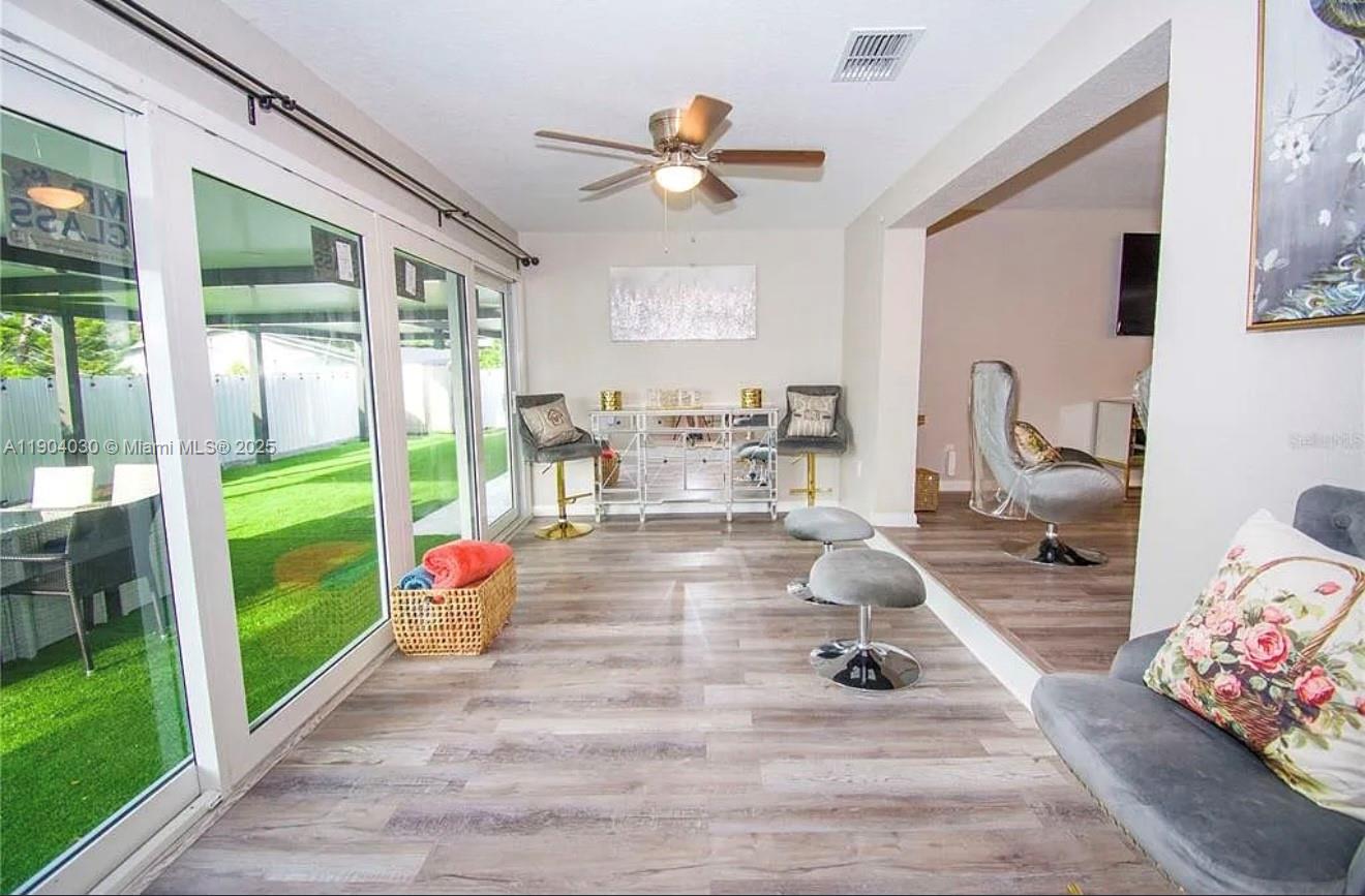 HALLAM COURT SUB PB 56 P - Residential