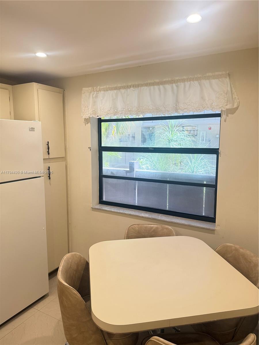 COLONY POINT 6 CONDO - Residential