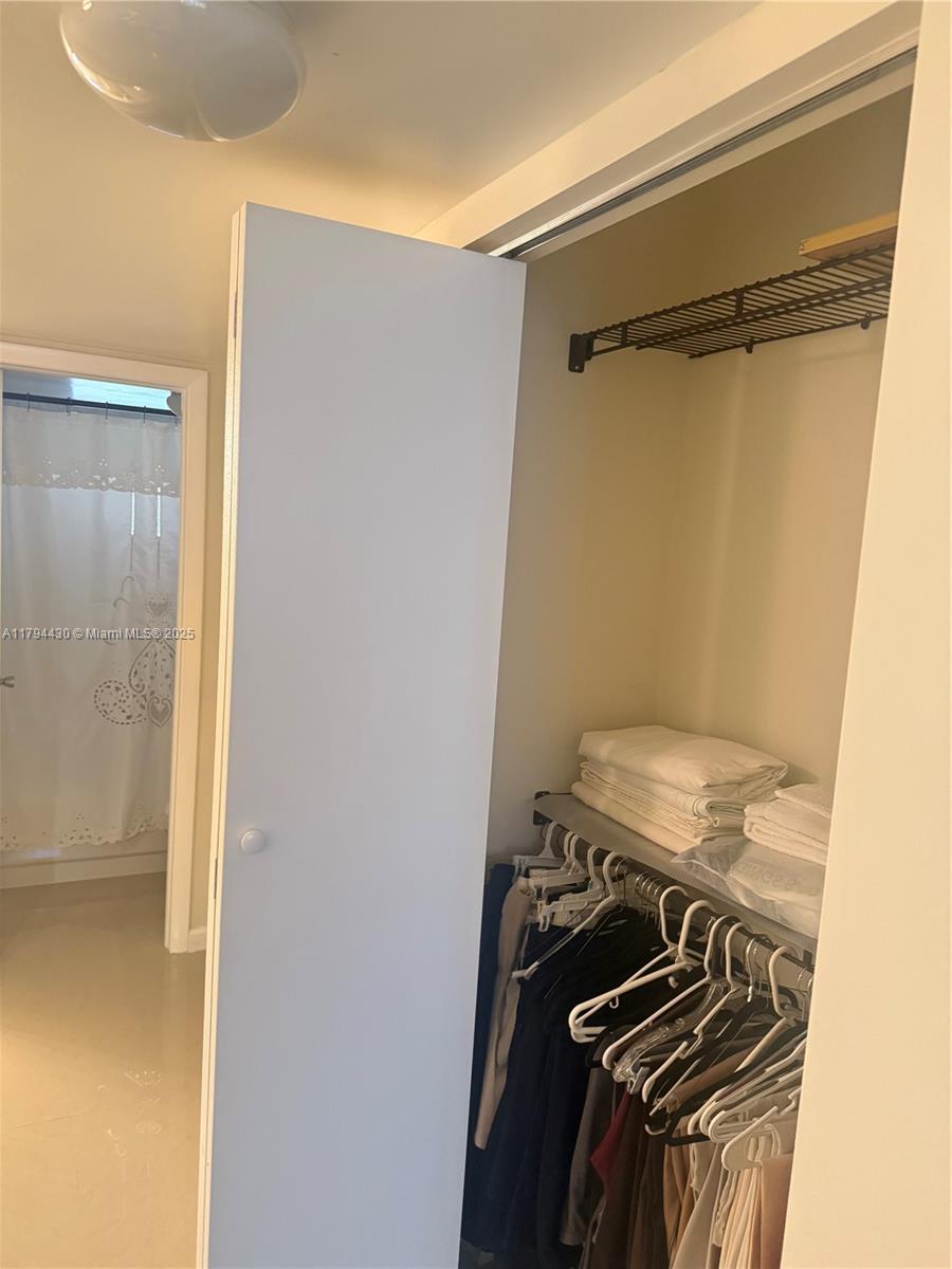 COLONY POINT 6 CONDO - Residential