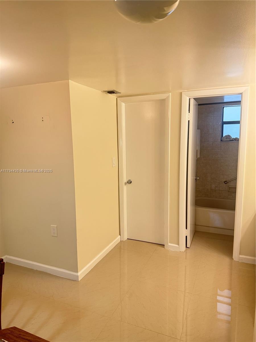 COLONY POINT 6 CONDO - Residential