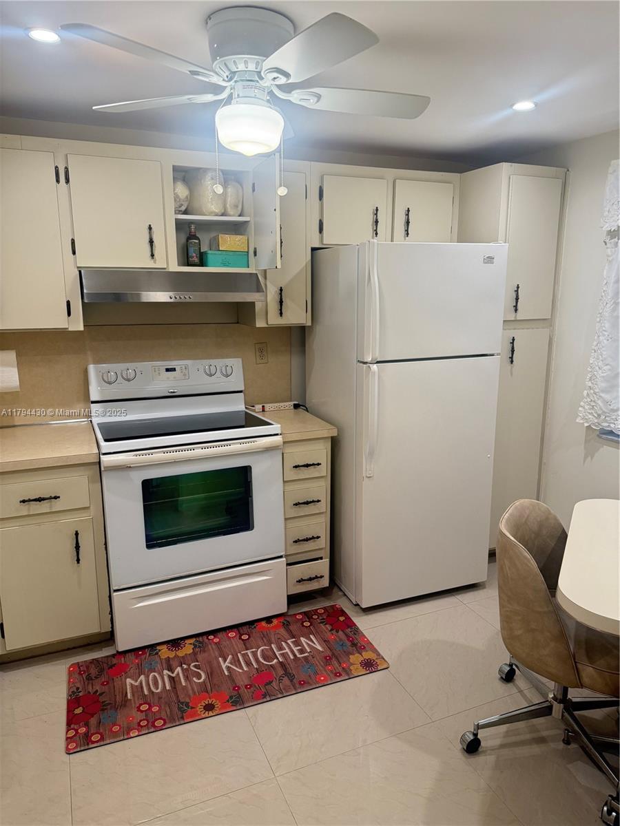 COLONY POINT 6 CONDO - Residential