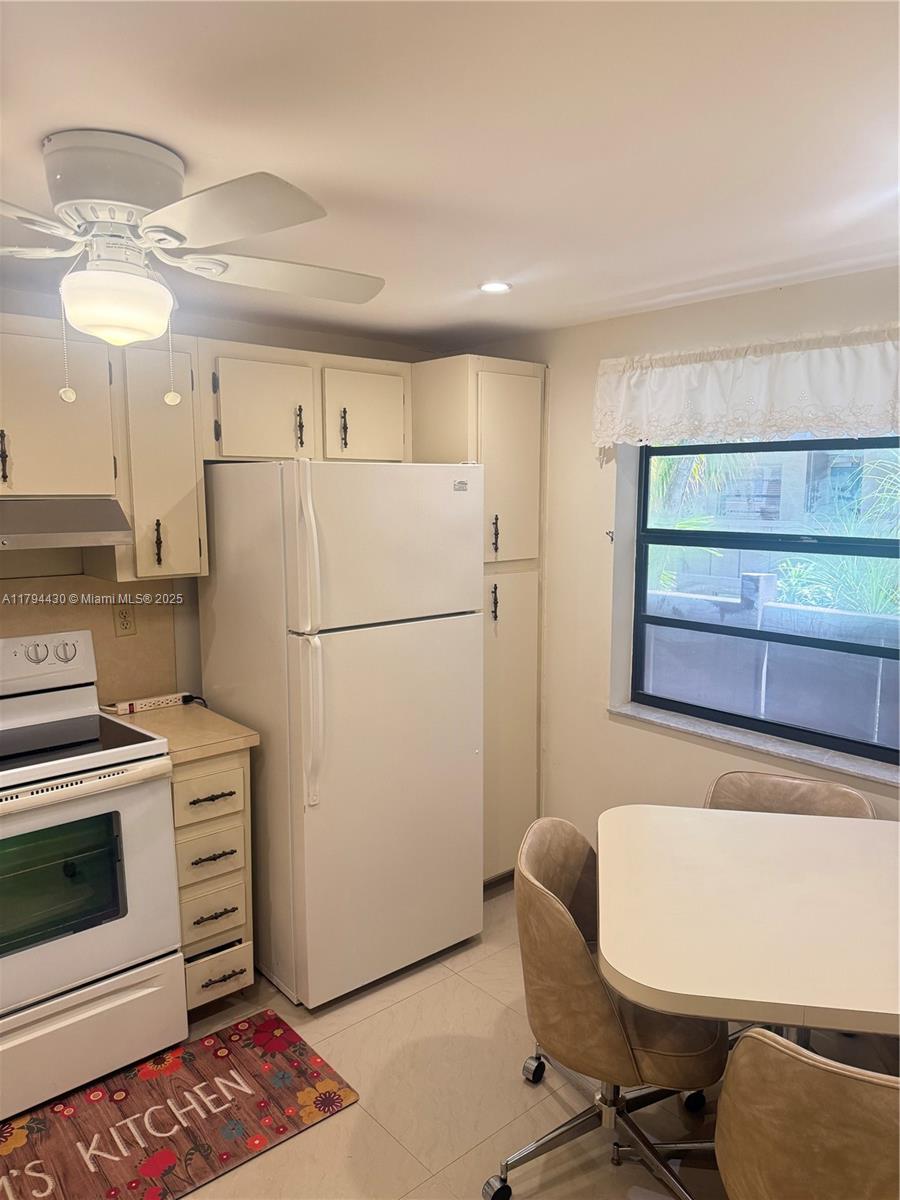 COLONY POINT 6 CONDO - Residential