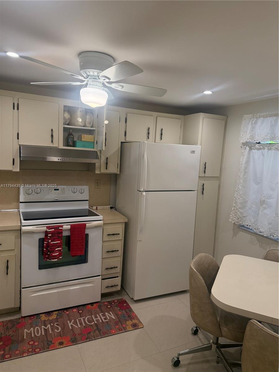 COLONY POINT 6 CONDO - Residential