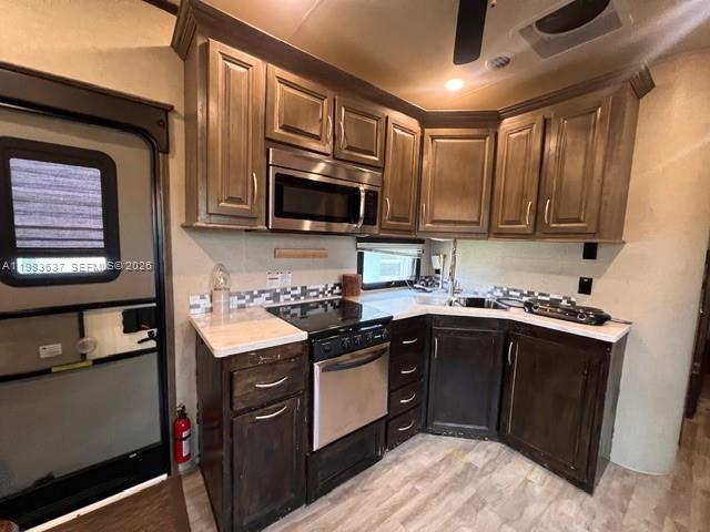 NEWPORT - Residential Lease