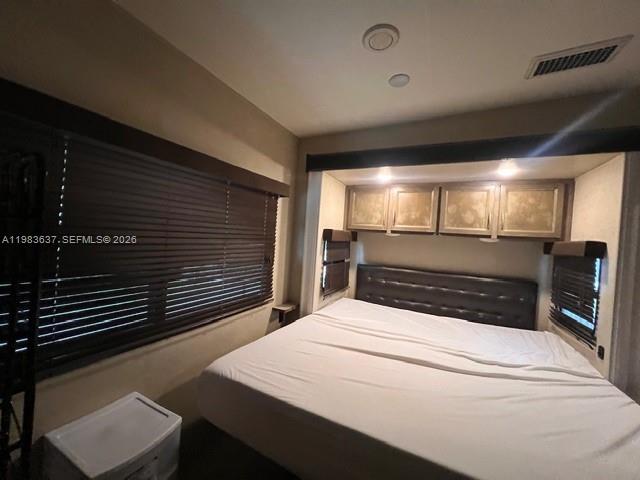 NEWPORT - Residential Lease