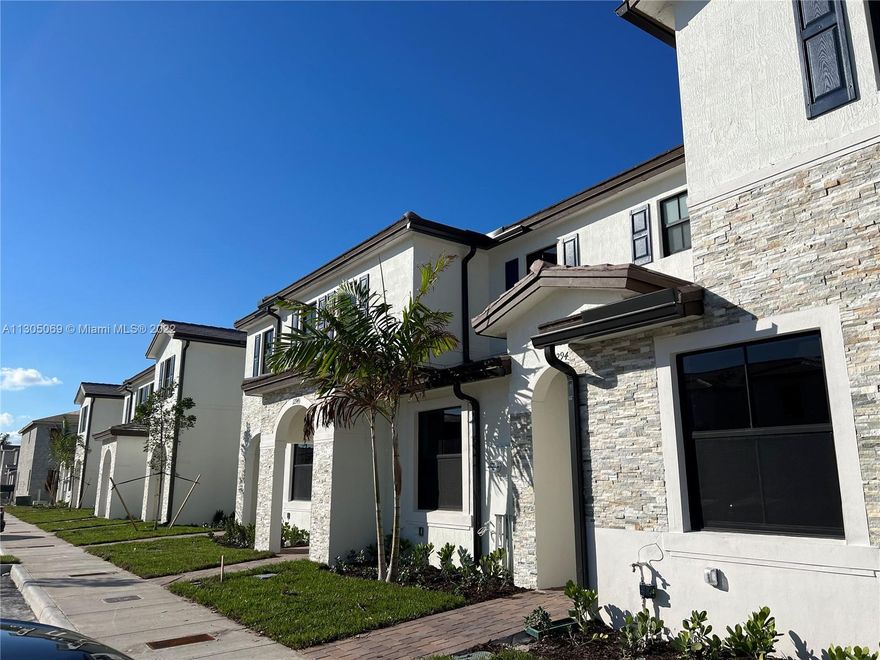 Gorgeous new construction and CORNER UNIT 3 bedrooms, 2.5 bathrooms 2 car garage situated in an amazing area of Miami. House features stainless steel appliances, wood kitchen cabinets, and quartz countertop, and Impact Windows. Minutes away from US-1. Florida Turnpike, Fruits and Spice Park, shops, and dining.