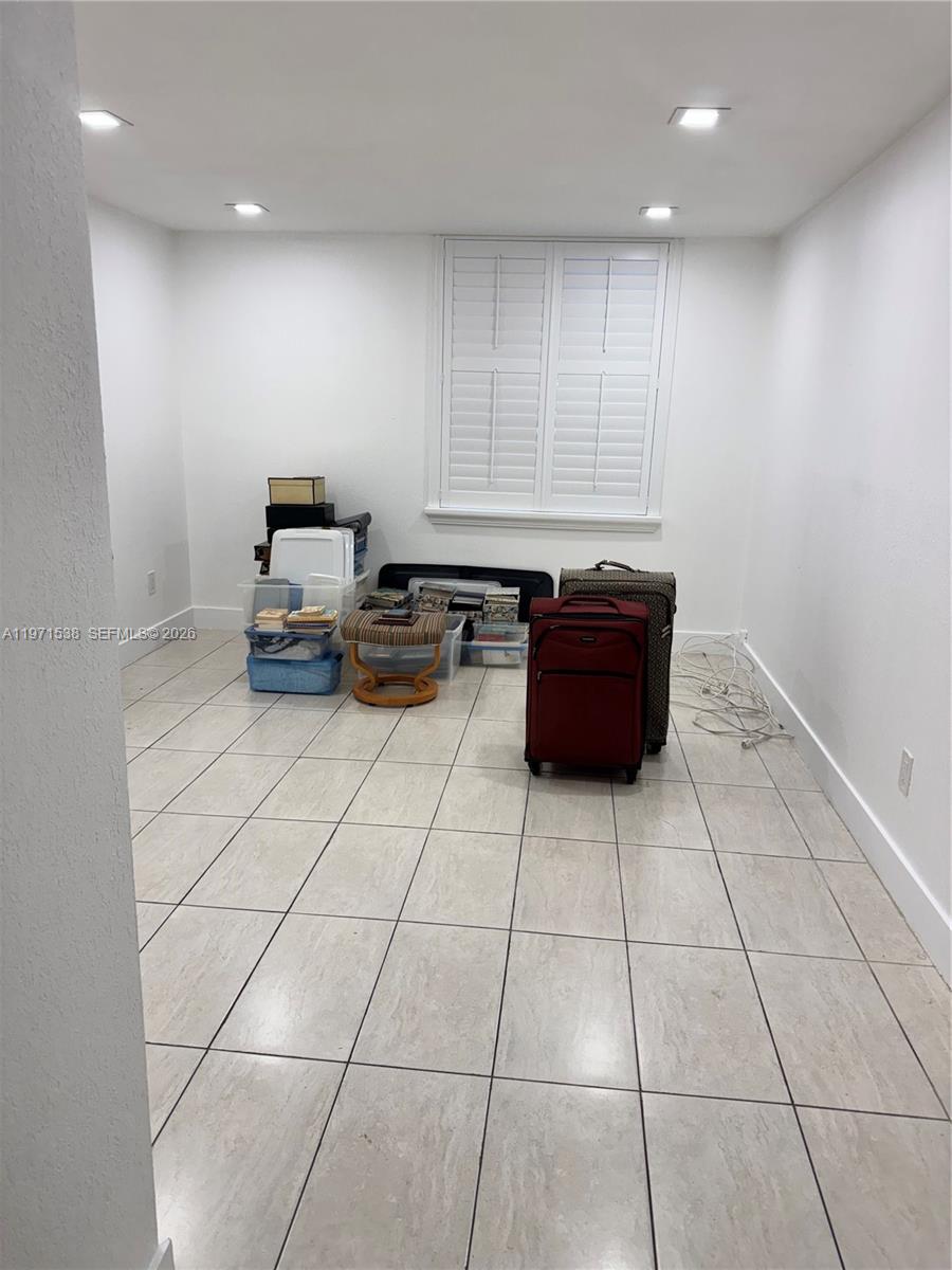 14301 N Kendall Dr 111B