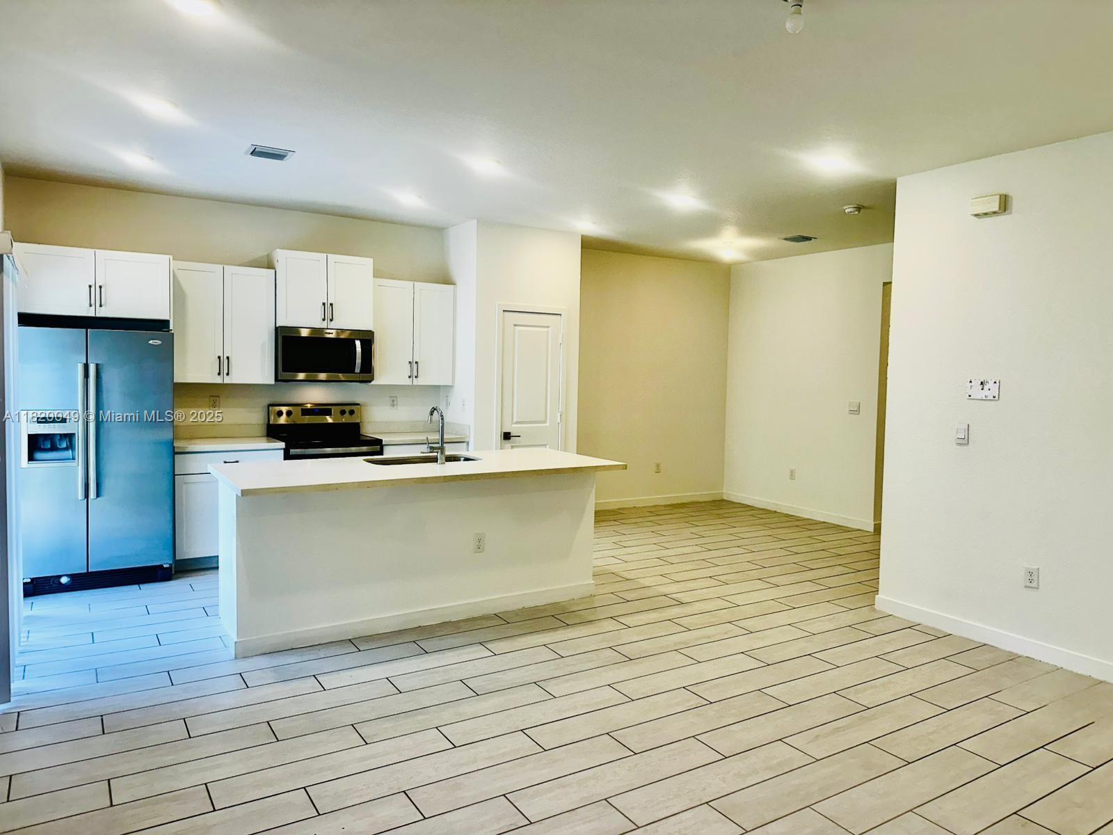 748 SE 17th St, Homestead, FL, 33034/$425,000 4 748 SE 17th St