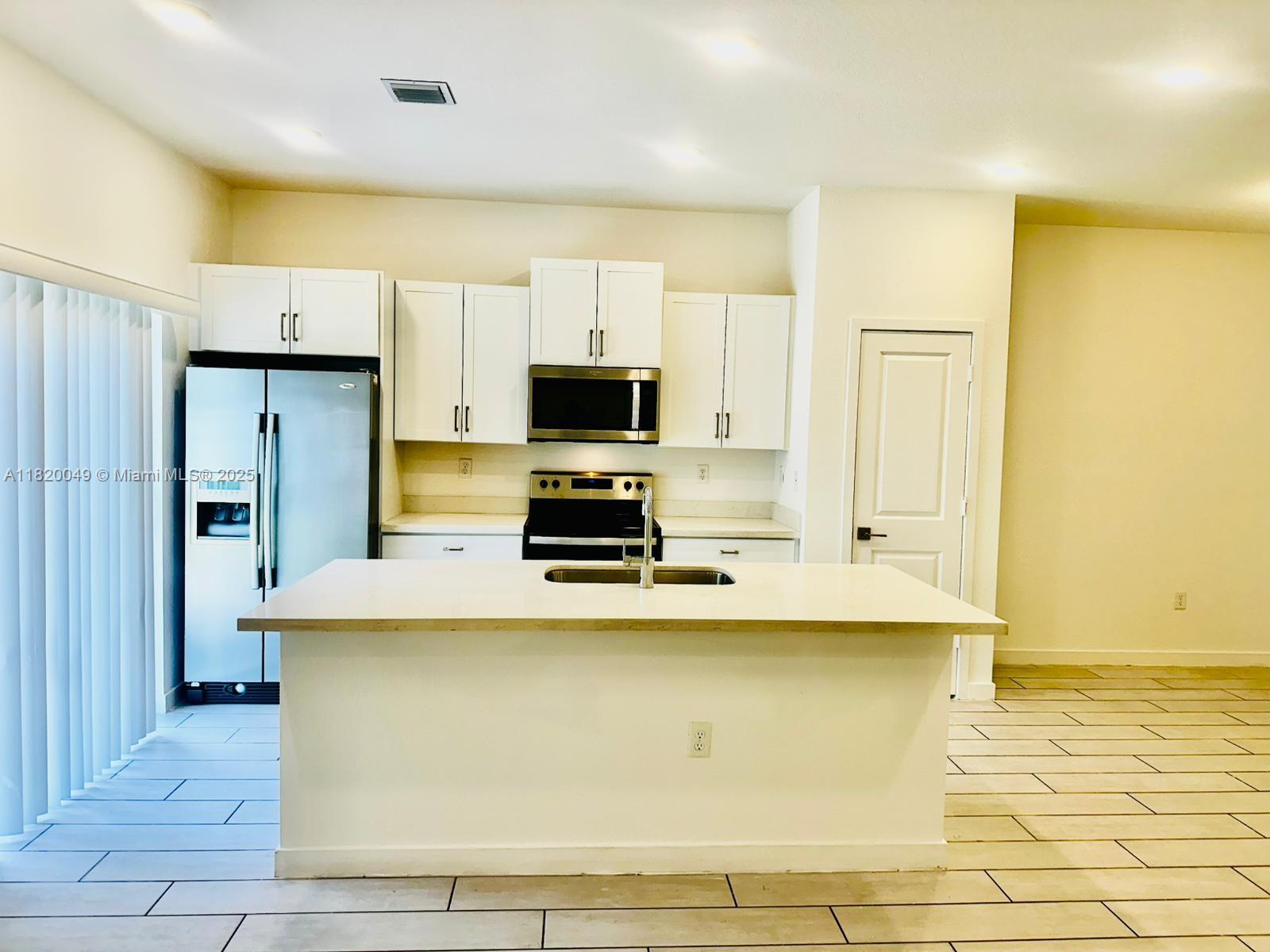 748 SE 17th St, Homestead, FL, 33034/$425,000 2 748 SE 17th St