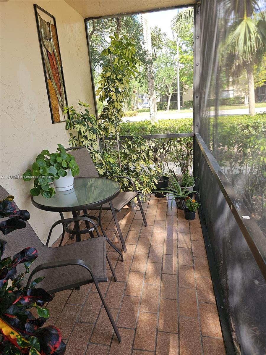 search properties 3 357 Lakeview Dr 104