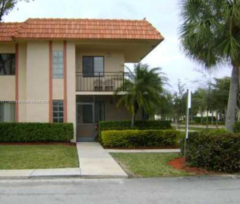 357 Lakeview Dr 104, Weston, Broward County, Florida - 2 Bedrooms  
2 Bathrooms - 