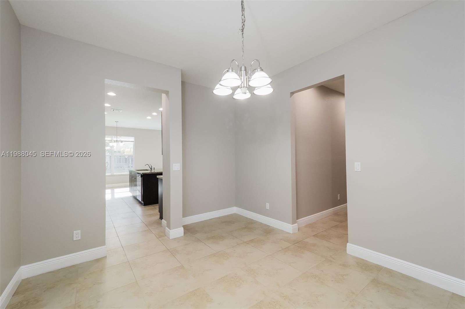 VIZCAYA FALLS PLAT 1 - Residential Lease