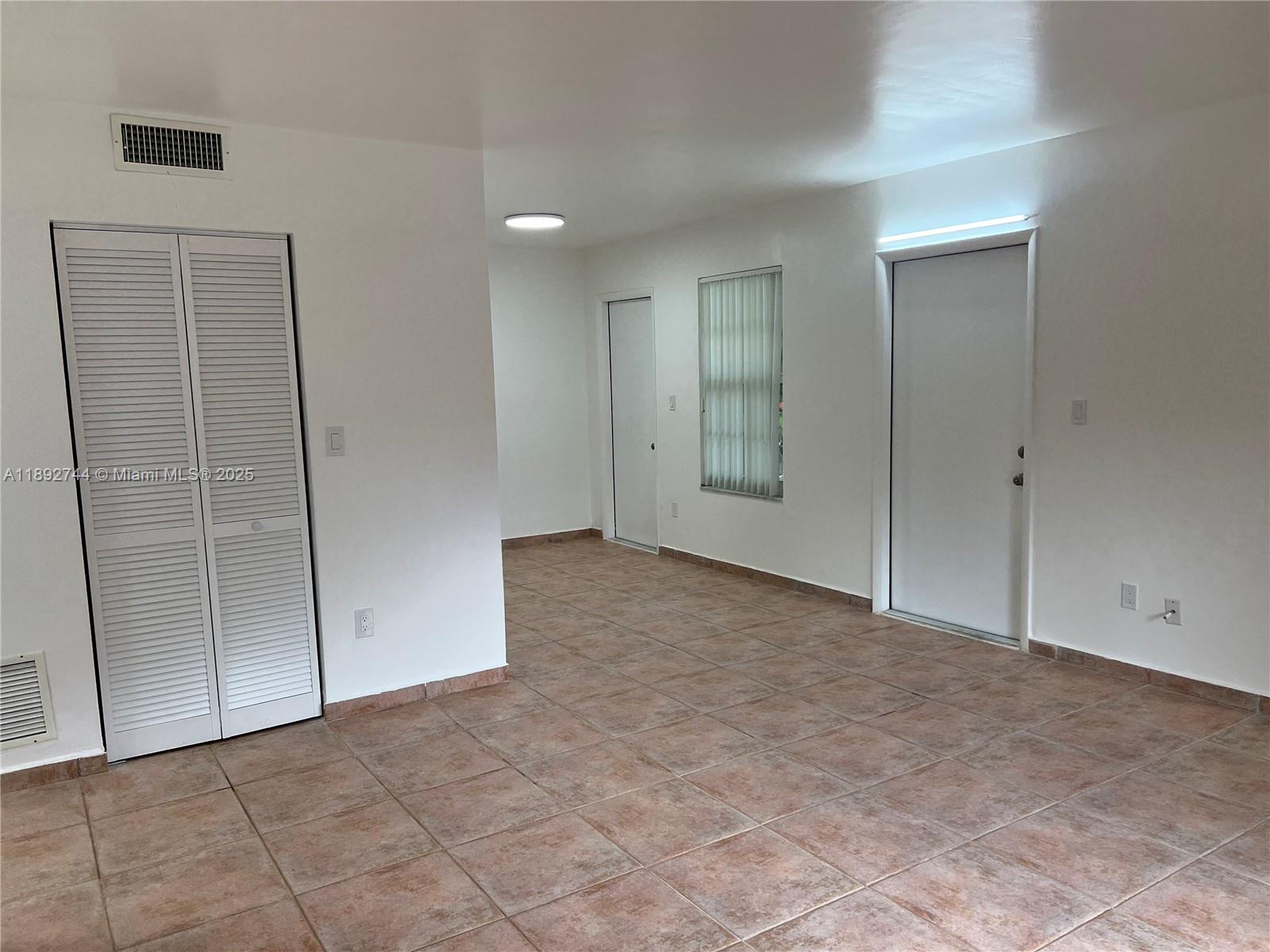 SPANISH TRACE CONDO - Residential Lease