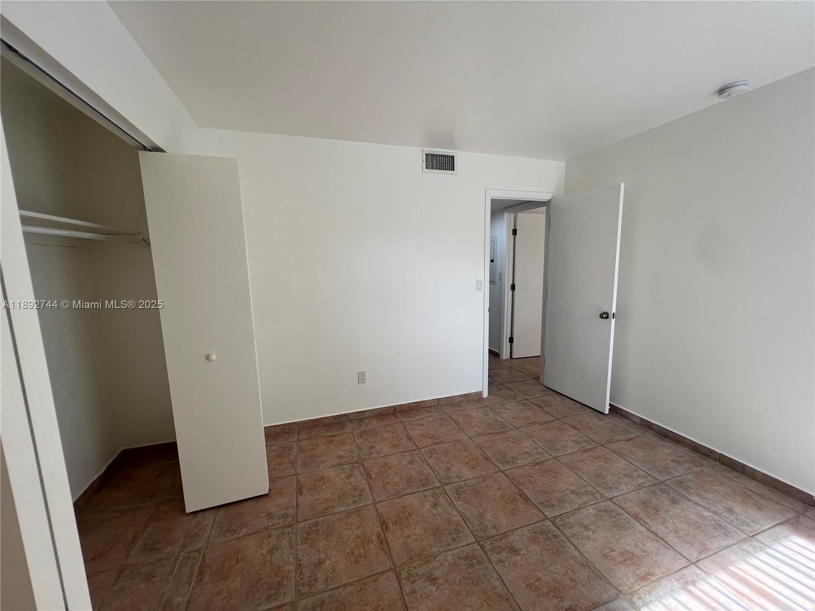 SPANISH TRACE CONDO - Residential Lease
