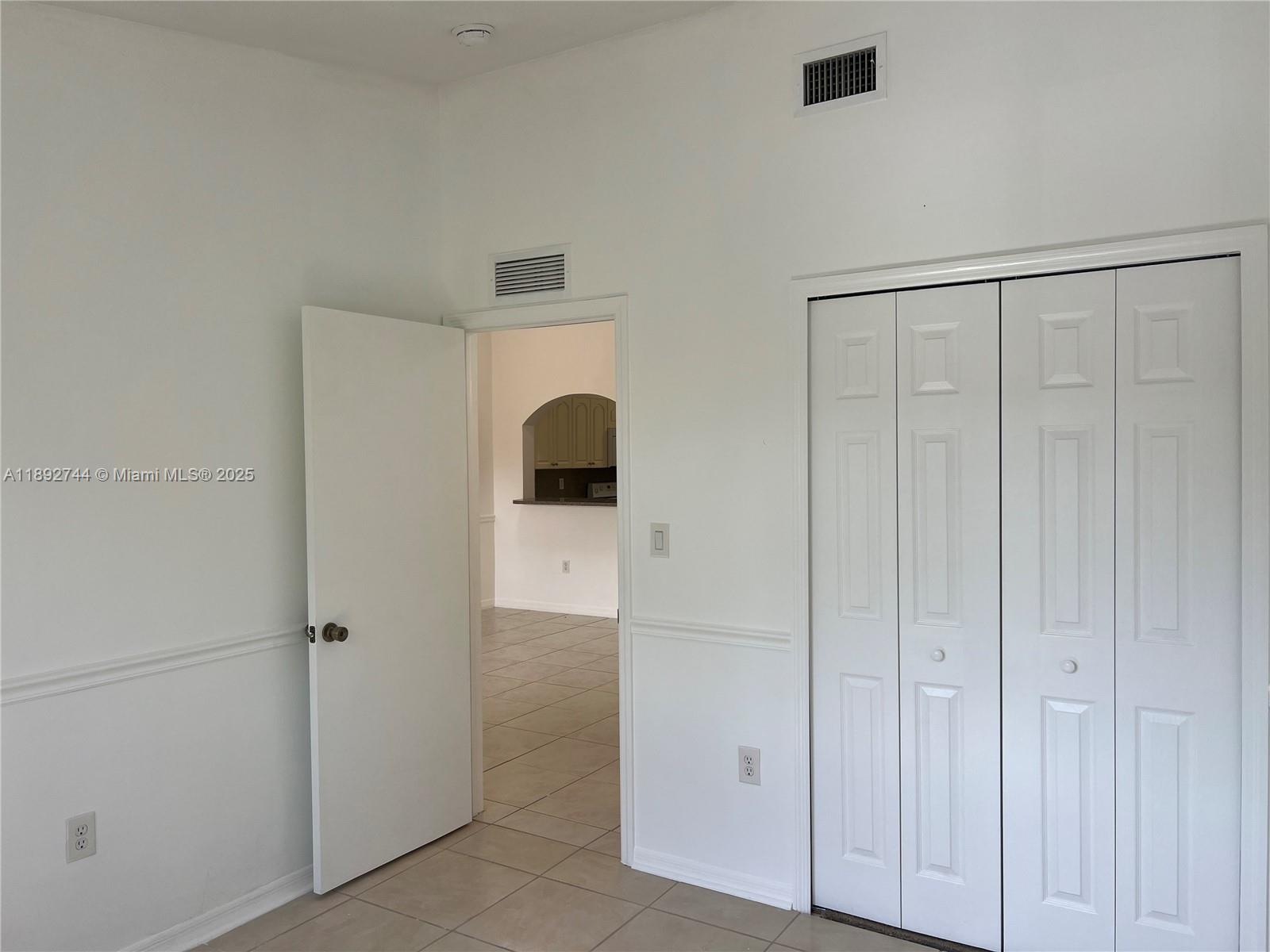 SPANISH TRACE CONDO - Residential Lease